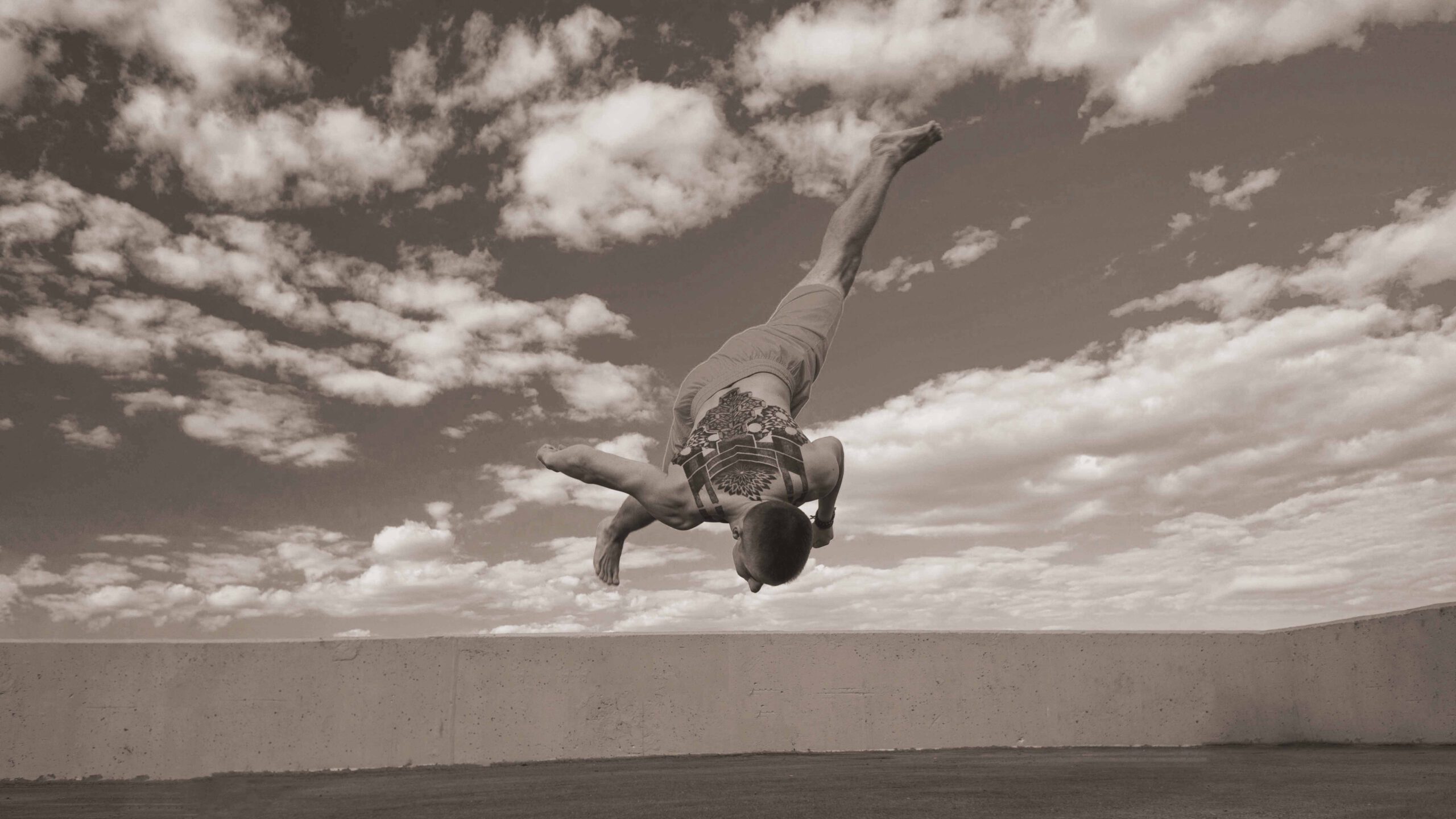 Kampfkunst-Akrobatik-and-Tricking